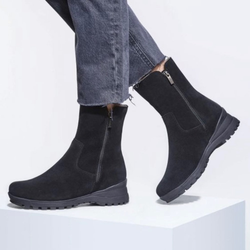 LA CANADIENNE Amy Women Black Booties New*